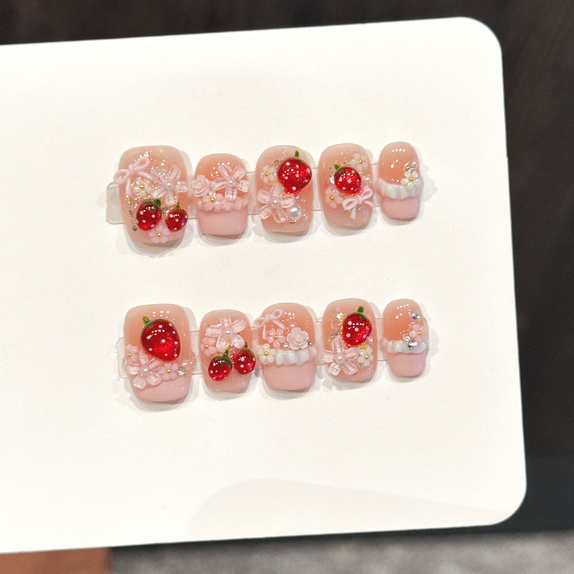 Resin Art Flower - 10pcs Kuku Palsu Cantik Motif Stroberi
